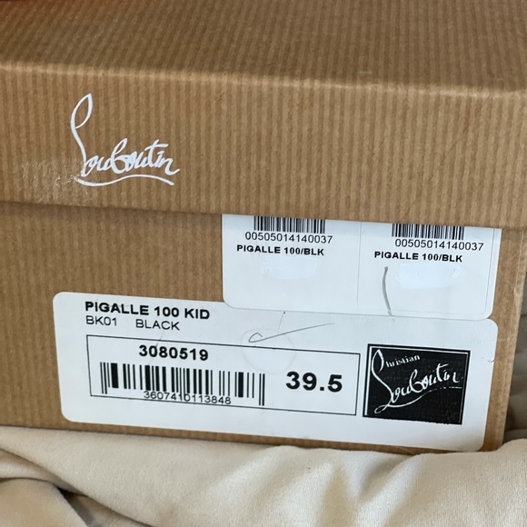 Christian Louboutin - Picture 13 of 13